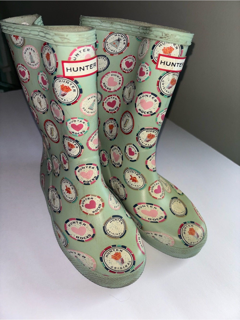 Hunter Kids Mint Green Rain Boots with Pink Badge Pattern